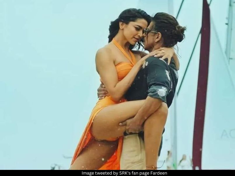Deepika Padukone and SRK in Besharam Rang