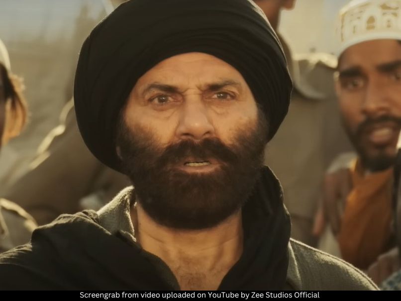 Gadar 2 enters Rs 300 crore club! 