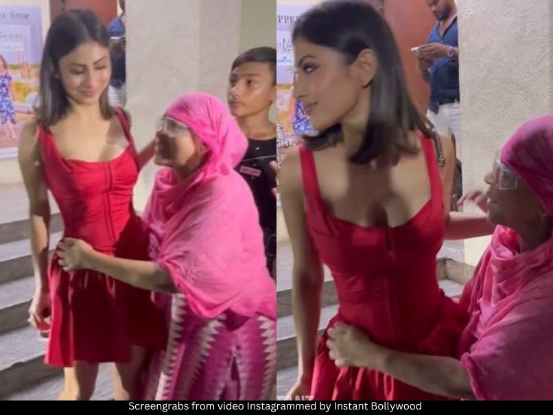 Mouni Roy 