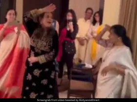 Asha Bhosle and Mumtaz 