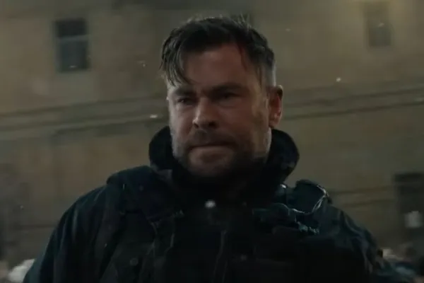 Chris Hemsworth 