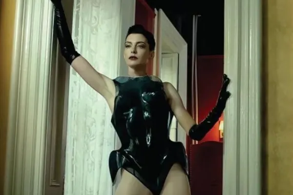 Anne Hathaway