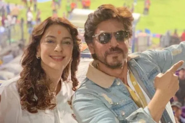 Juhi Chawla and SRK 