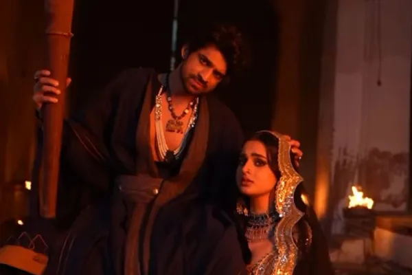 Abhishek Kumar and Ayesha Khan 