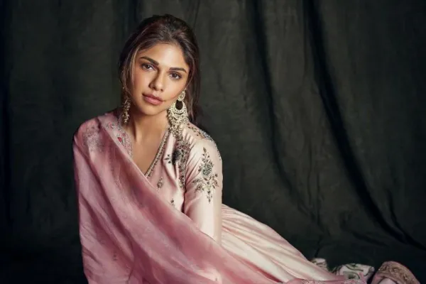 Sharmin Segal 