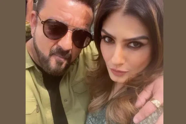 Raveena Tandon and Sanjay Dutt 