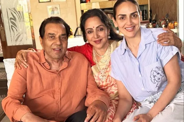 Hema Malini Esha Deol 